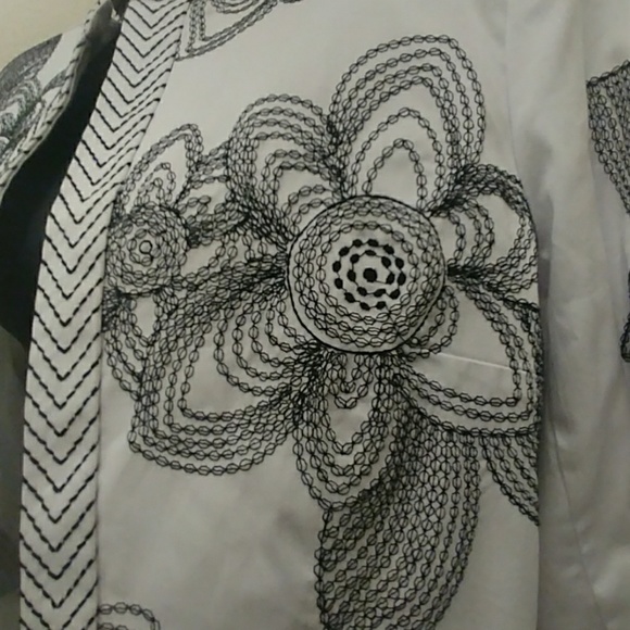 VTG- Trenz by Theresa Renz Floral Embroider Blazer - Picture 3 of 8